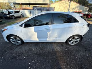 2014 Hyundai Elantra GT Base w/Blue - Exterior Side Driver Image